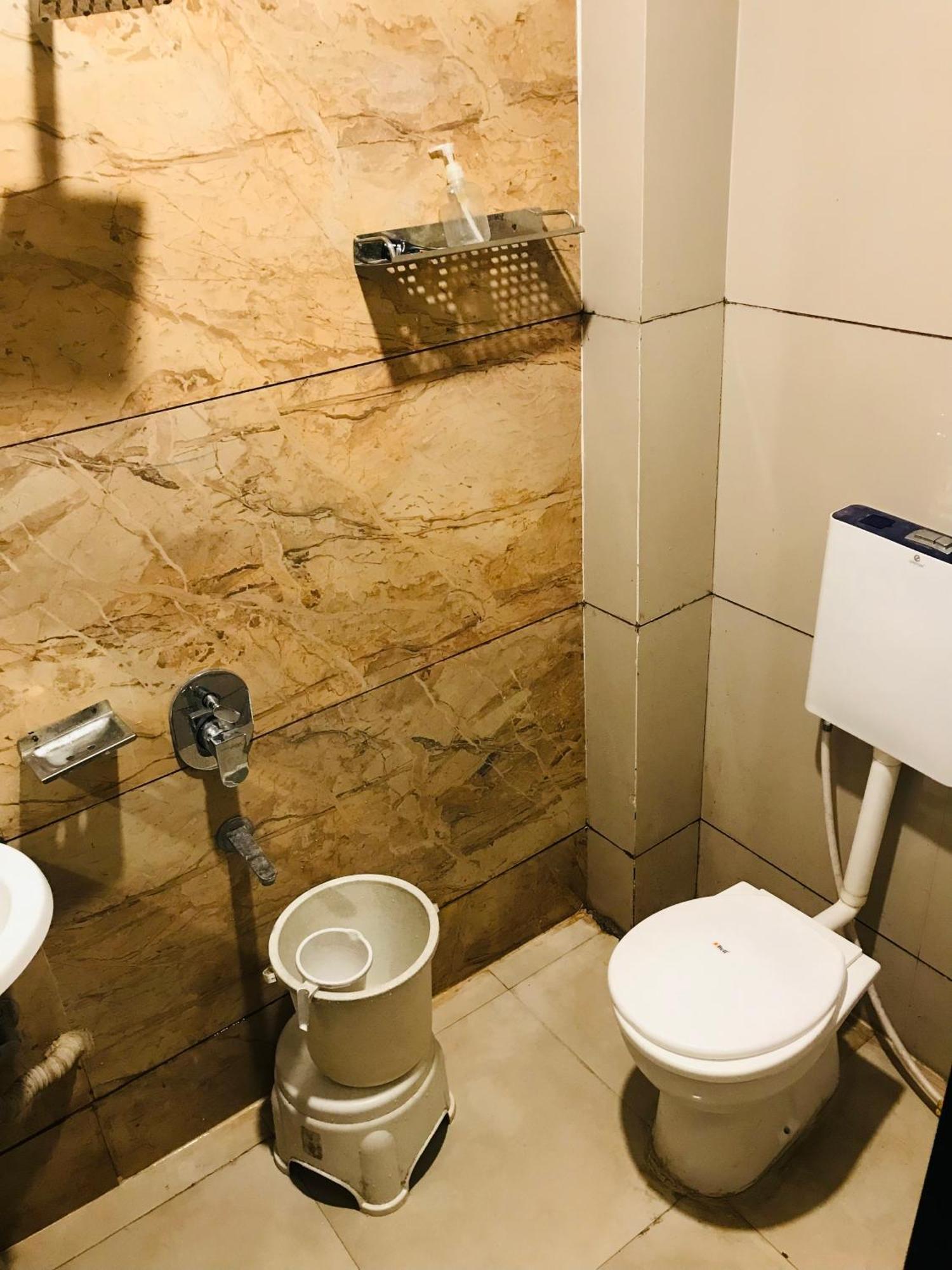 Hotel Divine Indore Bagian luar foto